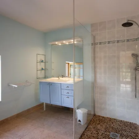 Casa vacanze Treignat, 4 Pièces, 6 Personnes - Fr-1-489-56 *